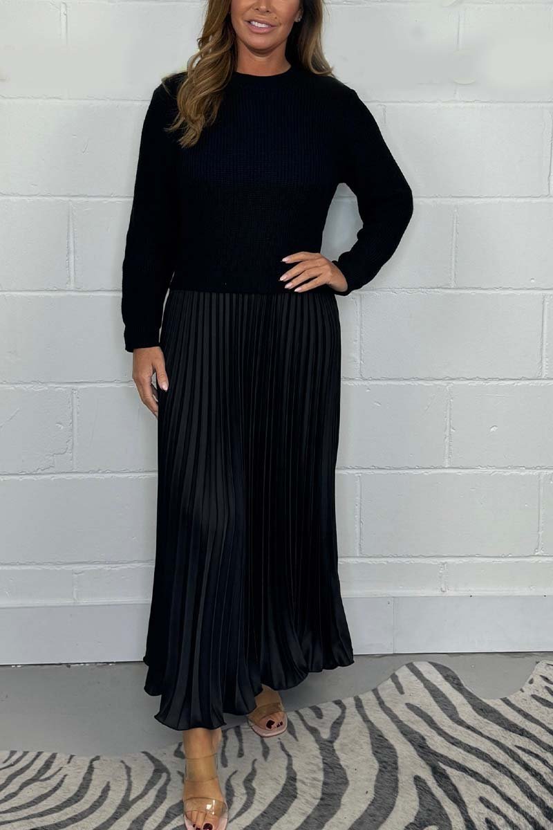 Emilia™ - Long sweater with pleated skirt