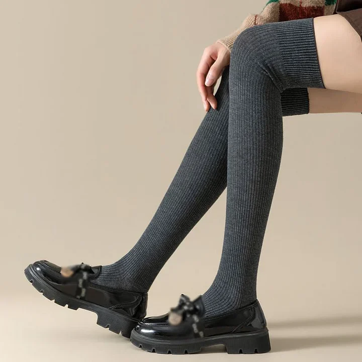 Leilani™ - Heartwarming Comfort with Velvet Soft Socks